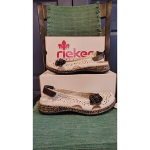 Rieker Daisy Women's Size 8.5 White and Black Leather Mary Jane Floral Sandal‎